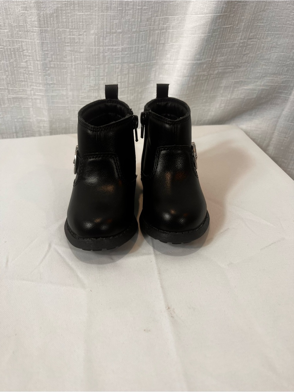 Kids Osh Kosh  Black Ankle Boots with Side Zip and Buckle Detail size toddler 6